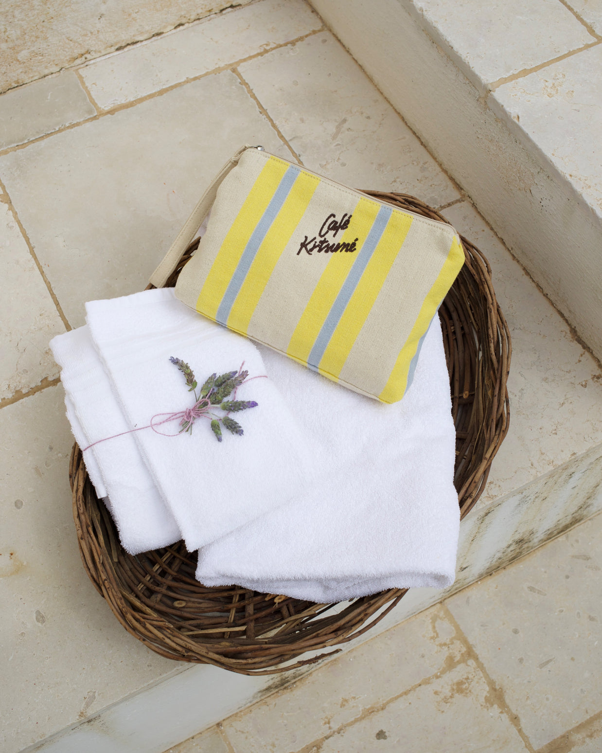 SUMMER POUCH
