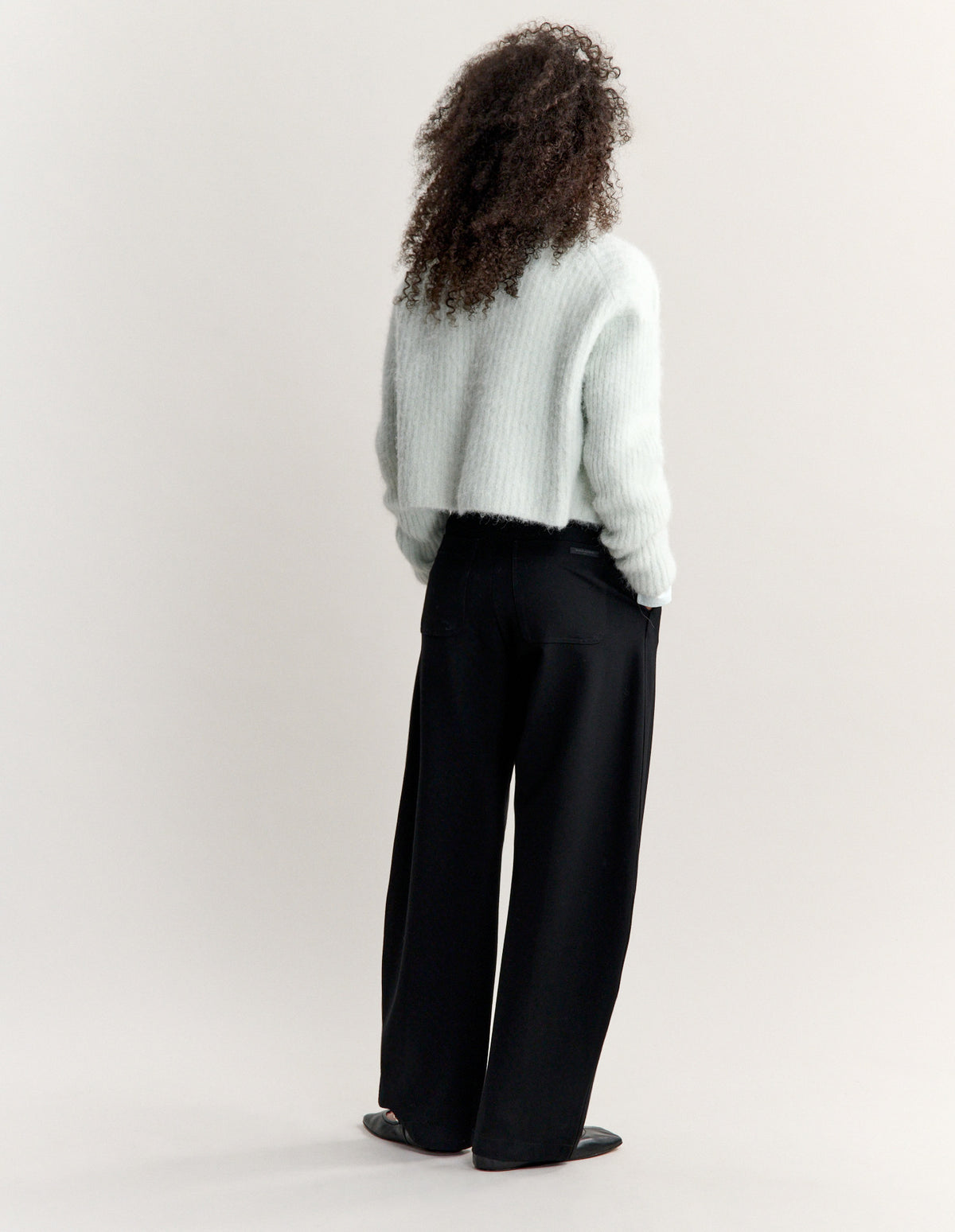 FLUFFY ALPACA CROPPED CARDIGAN
