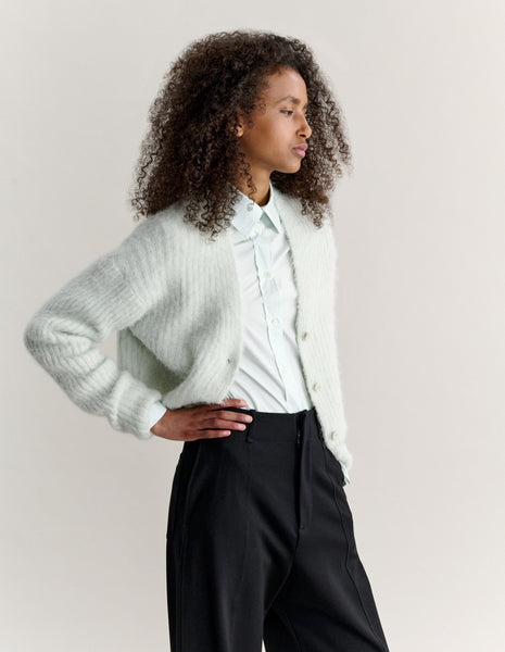FLUFFY ALPACA CROPPED CARDIGAN