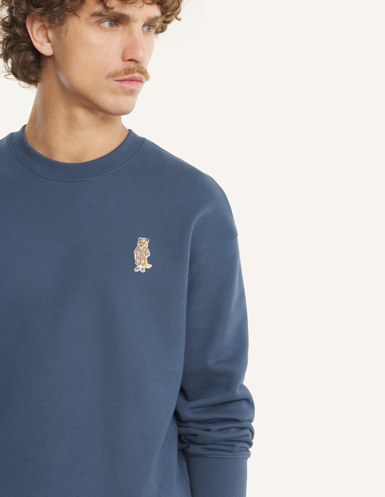 DRESSED FOX COMFORT SWEATSHIRT