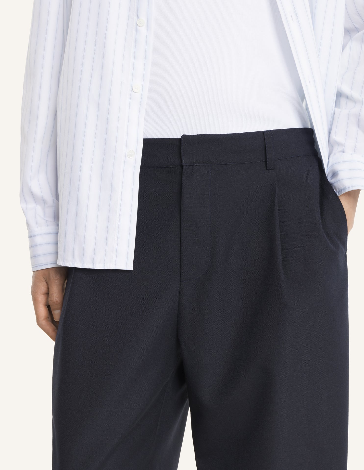 CROPPED PLEATED PANTS