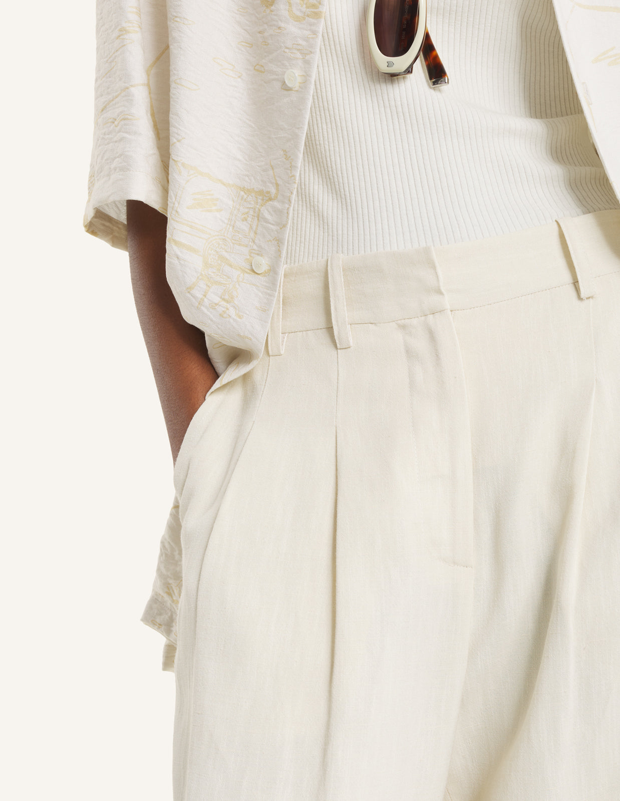 TAILORED PLEATED PANTS