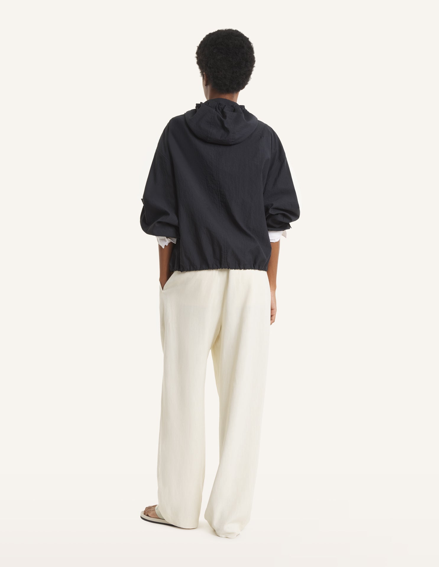 SPORTY WINDBREAKER